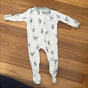 Kyte BABY White and Green Kids One Piece Footie